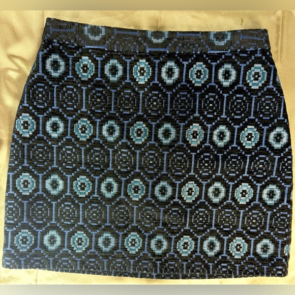 Zara‎ Black and Blue Geometric Mini Skirt - Picture 4 of 12